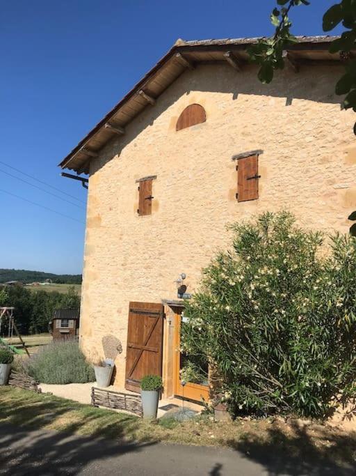 « Le Vieux Hangar » Gite A La Ferme Truffe Exterior photo